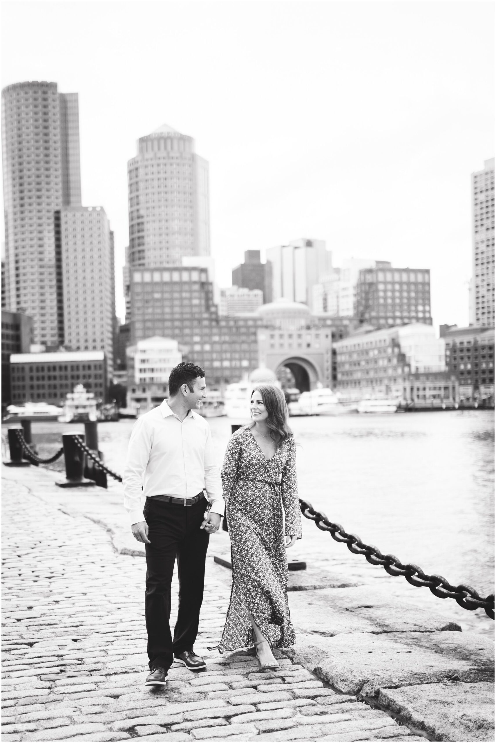 boston-seaport-engagement-photos_0011.jpg