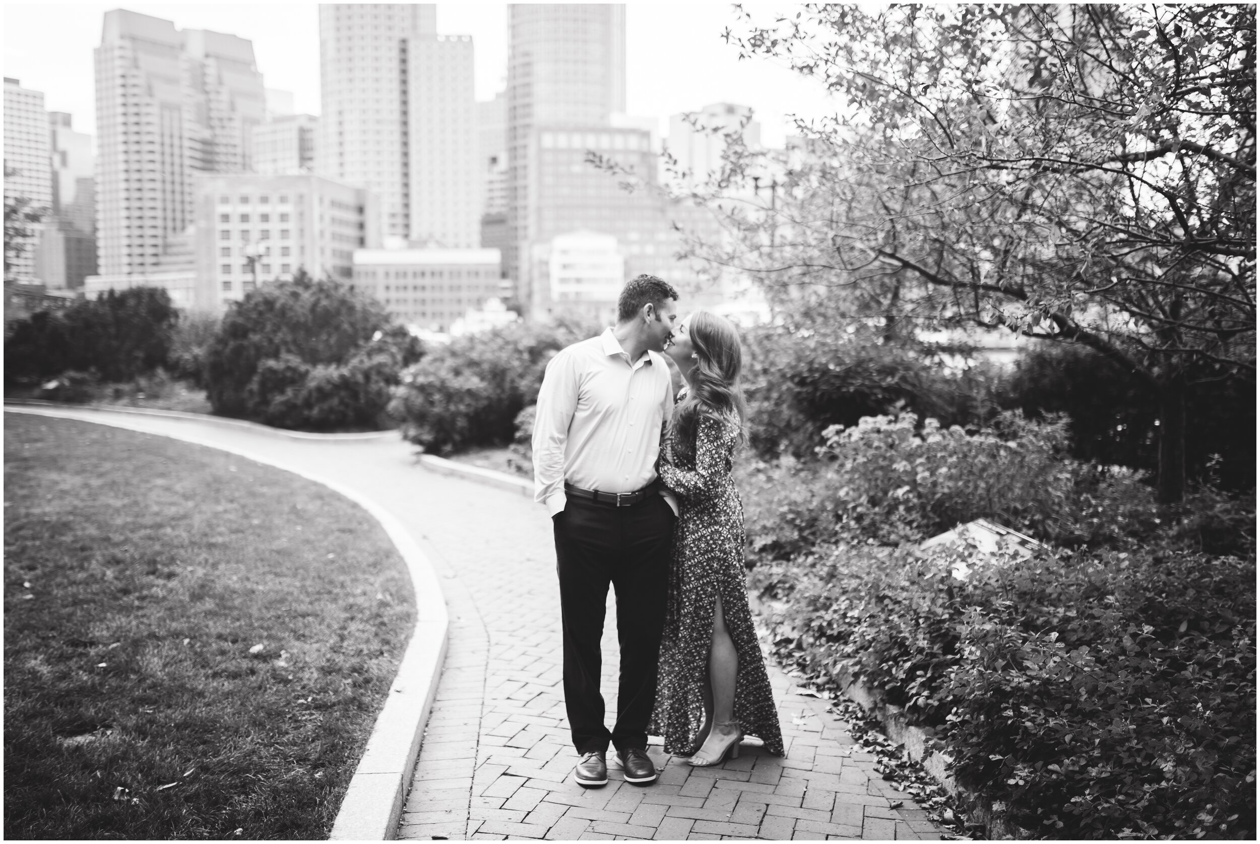 boston-seaport-engagement-photos_0014.jpg
