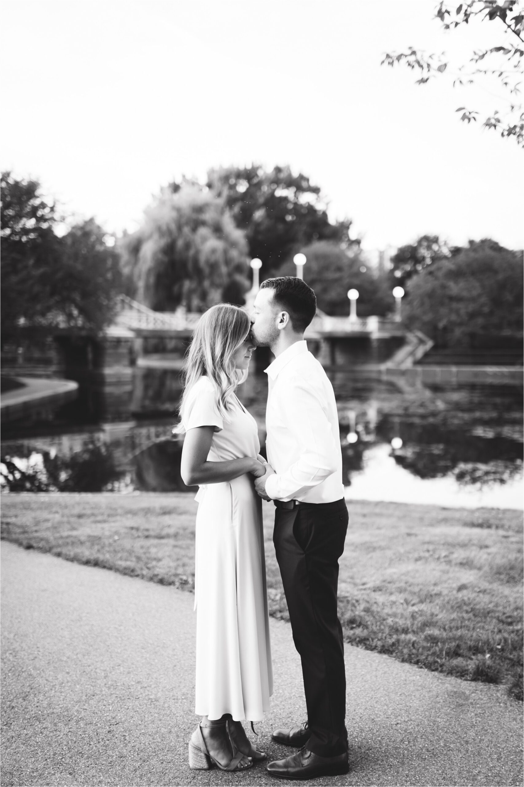 boston-public-garden-engagement-photos_0024.jpg