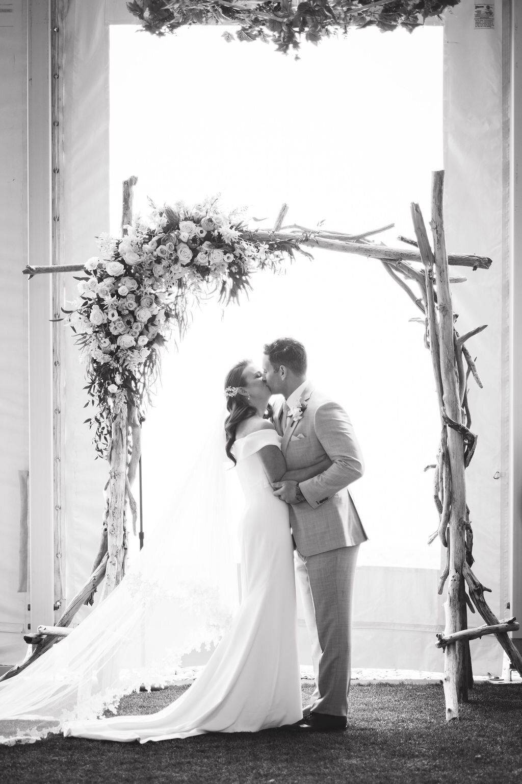 oceanview_of_nahant_wedding-70.jpg