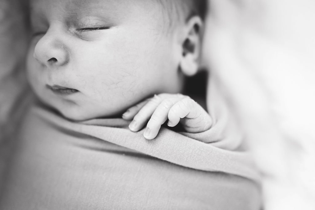 Adrian_Newborn-270.jpg